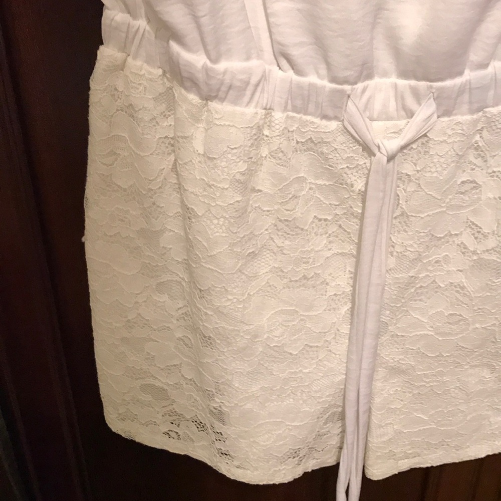 White romper - Picture 2 of 3
